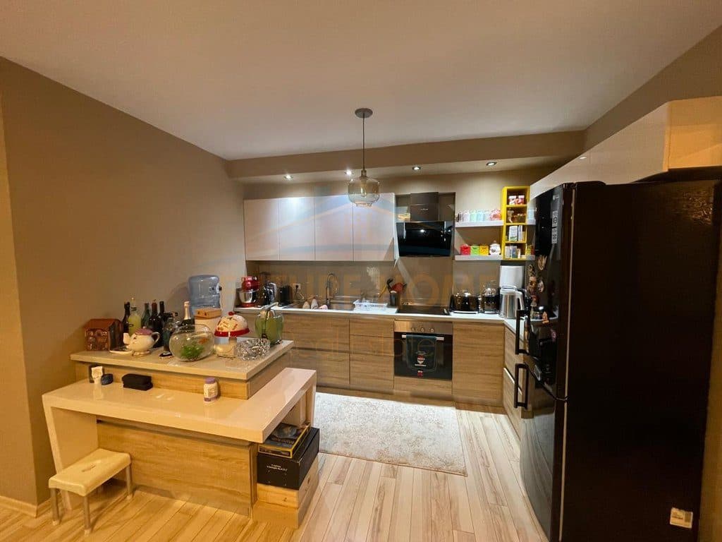 Shitet, Apartament 2+1+2, Qytet Studenti, Tiranë 3
