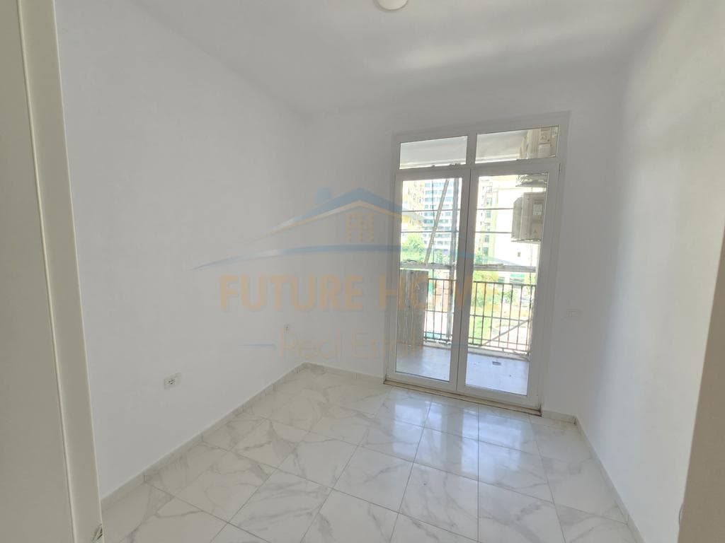 Qira, Apartament 2+1+2 (Per Zyra ose Banim), Rruga e Kavajes, Mbrapa SQ21,Tirane