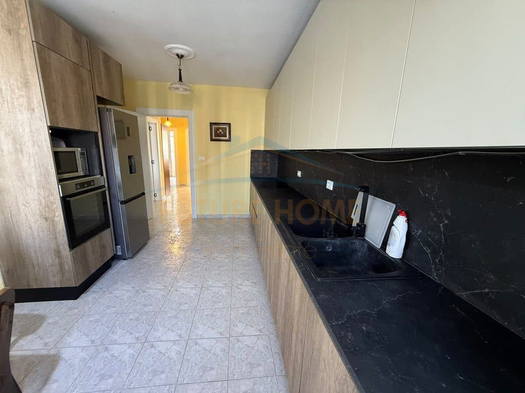 Qera, Apartament 2+1+2, Pallati me Shigjeta, Tiranë 3