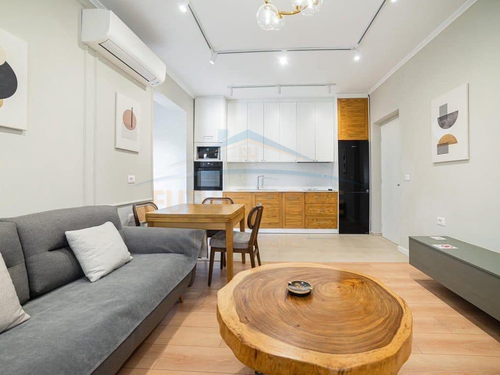Shitet, Apartament 2+1 Pazari i Ri- Optika Roma 2