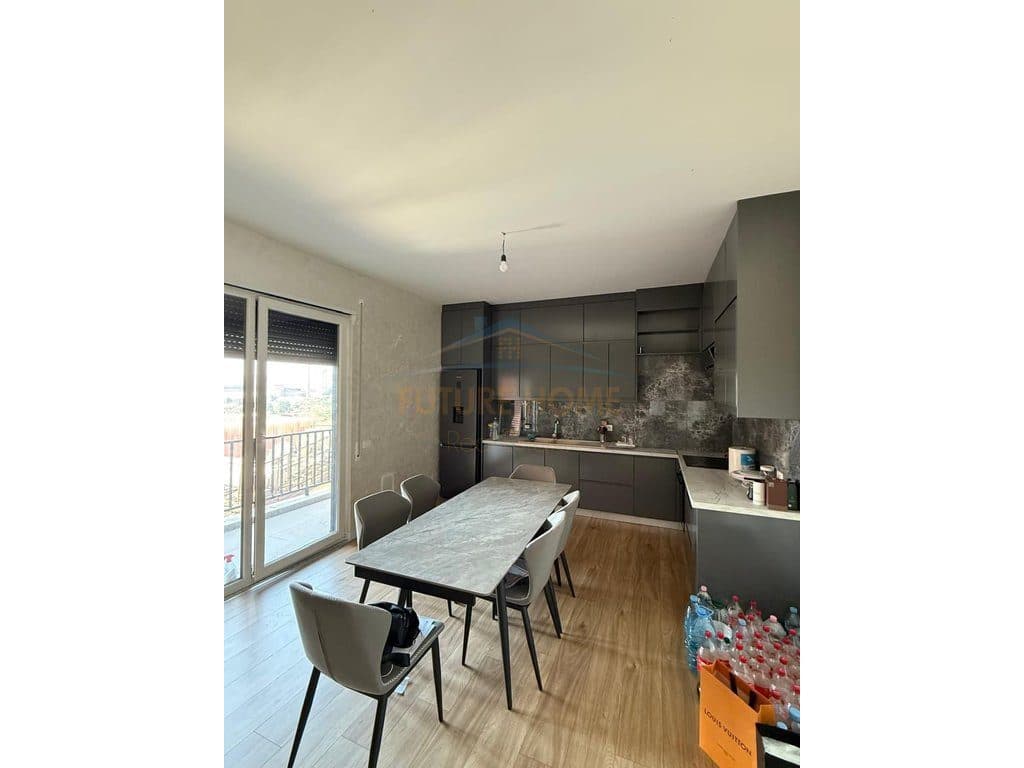 Shitet, Apartament 1+1, Paskuqan, Tirane.