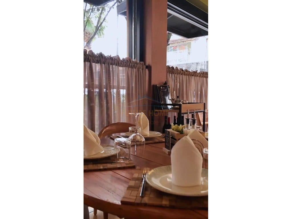 Shitet, Restorant , Vasil Shanto,Tiranë. 3