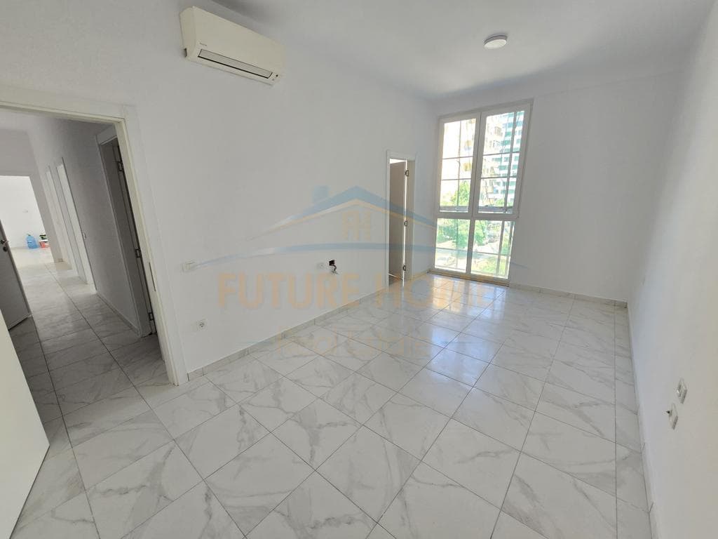 Qira, Apartament 2+1+2 (Per Zyra ose Banim), Rruga e Kavajes, Mbrapa SQ21,Tirane