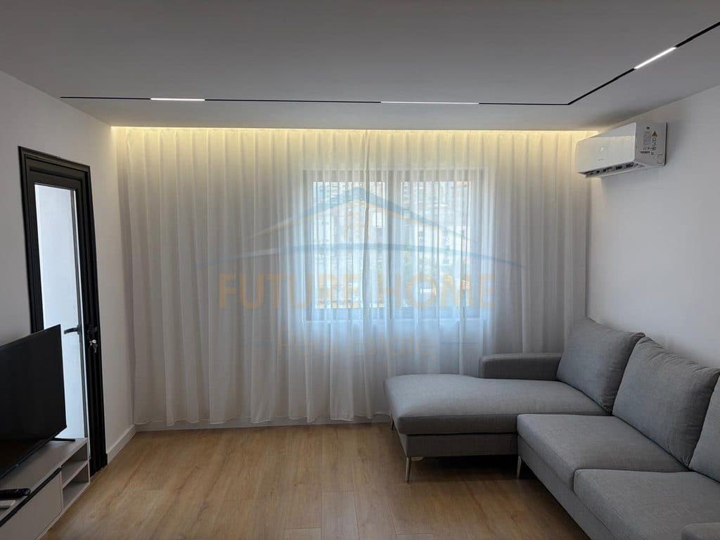 Shitet, Apartament 1+1, Rruga Asim Vokshi, Tirane .