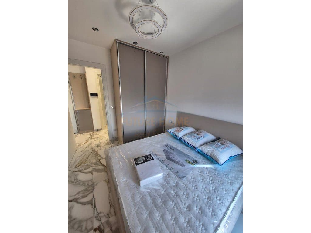 Shitet, Apartament 1+1,Qender, Tiranë. 4