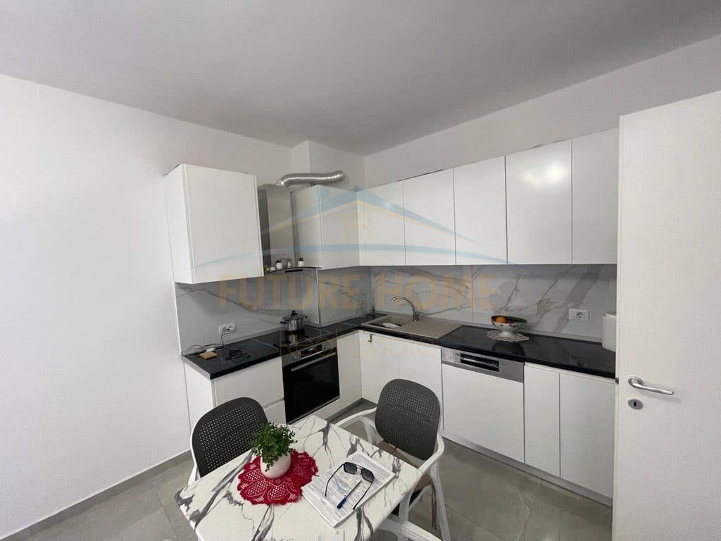 Shitet, Apartament 1+1, Sauk,Tiranë. 3
