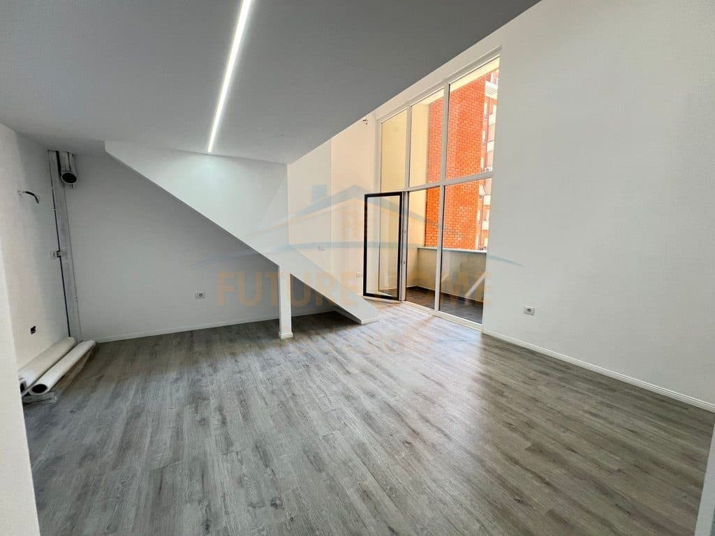 Qera, Duplex, Amerikan 3 , Tiranë. 2