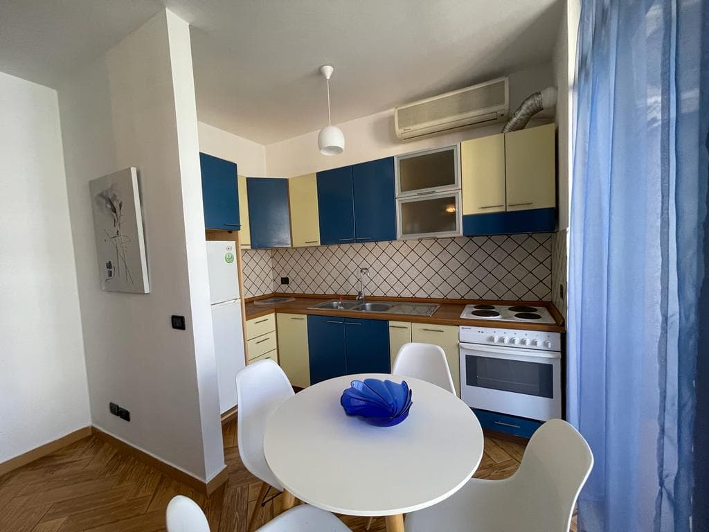 JEPET ME QERA APARTAMENT 2+1 ILIRIA,PLAZH,DURRES. 3