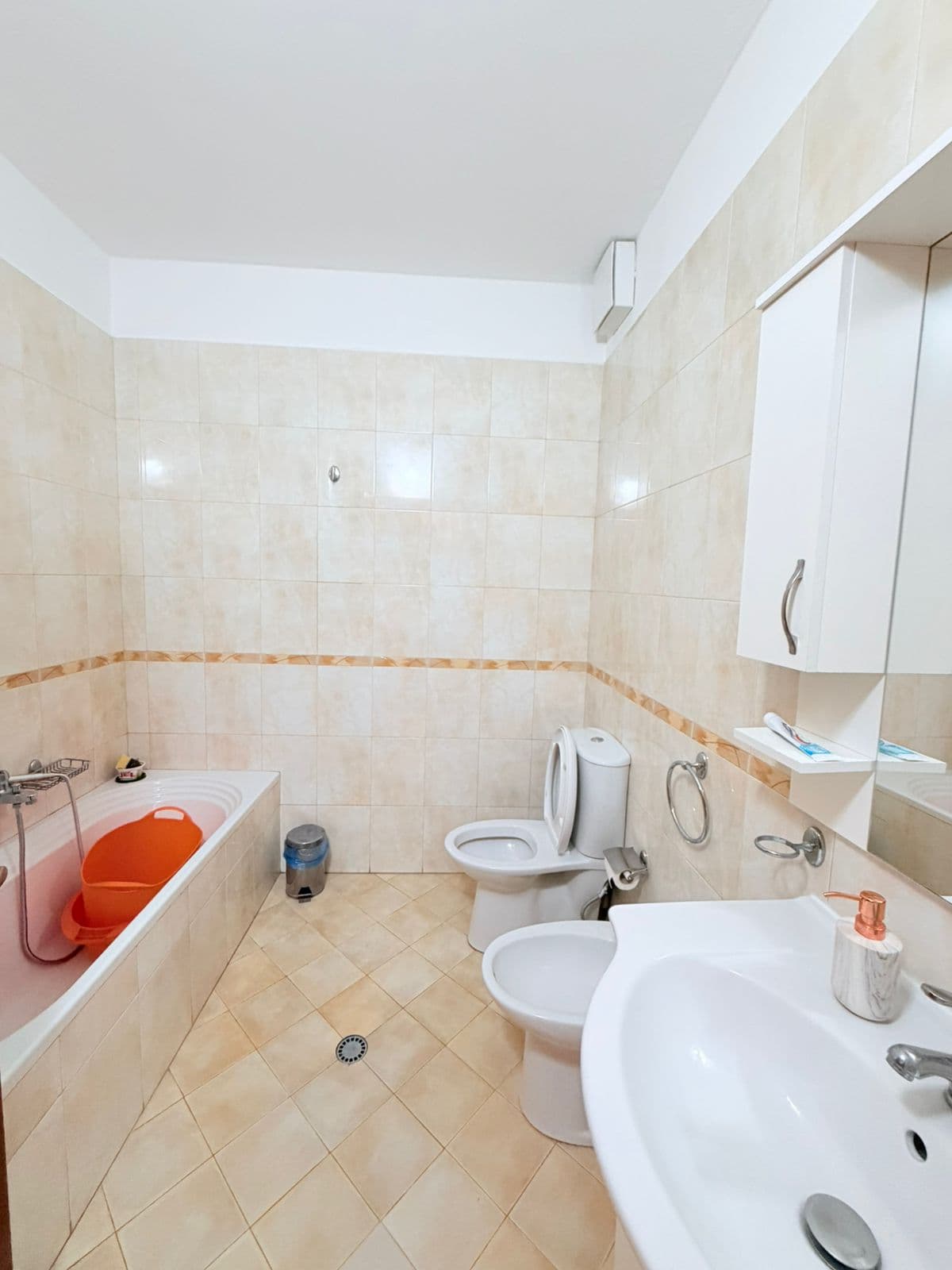 JEPET ME QERA APARTAMENT 2+1 VOLLGA, DURRES 4