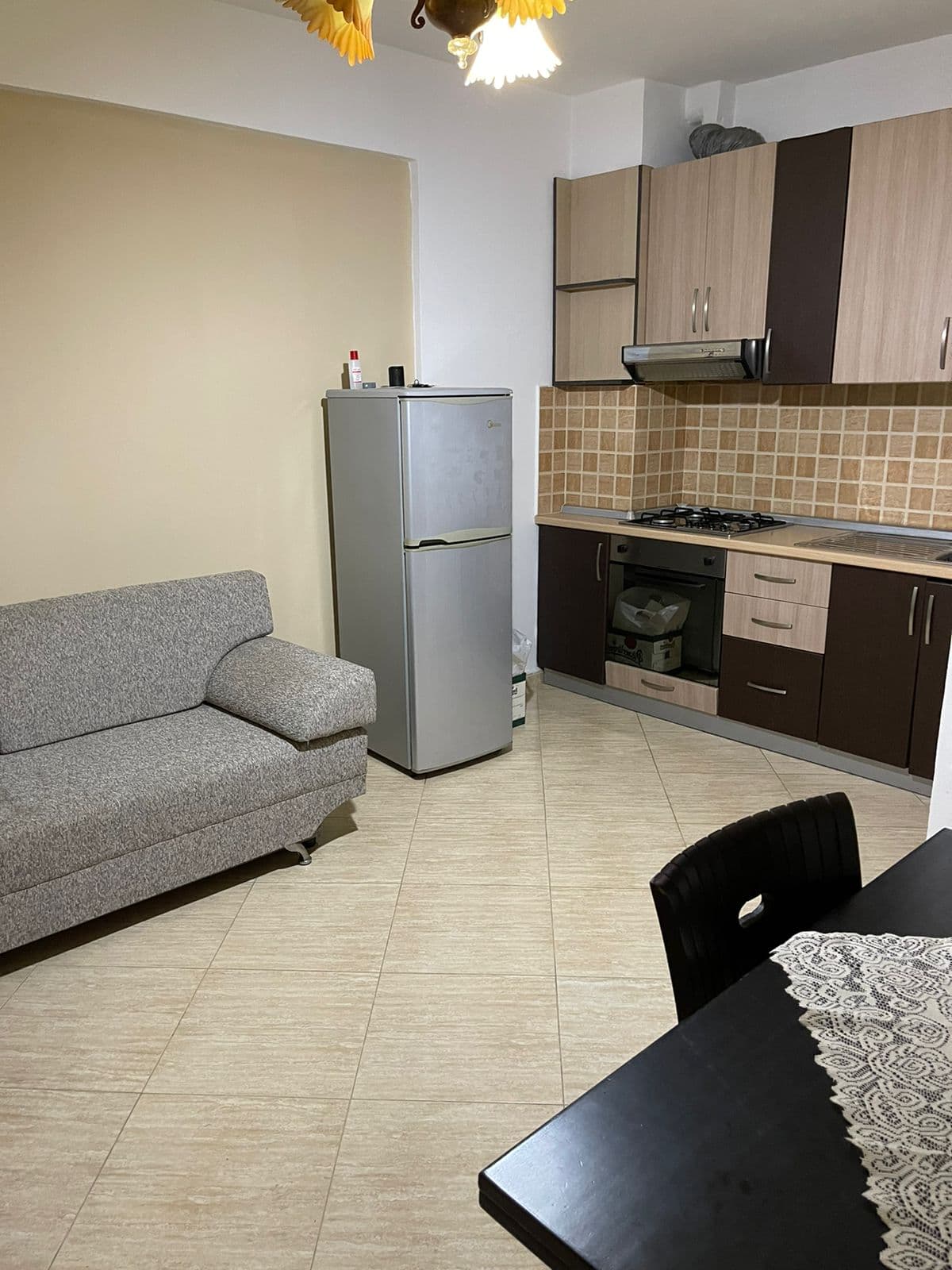 SHITET APARTAMENT 2+1 ME PAMJE DETI,CURRILA,DURRES. 2