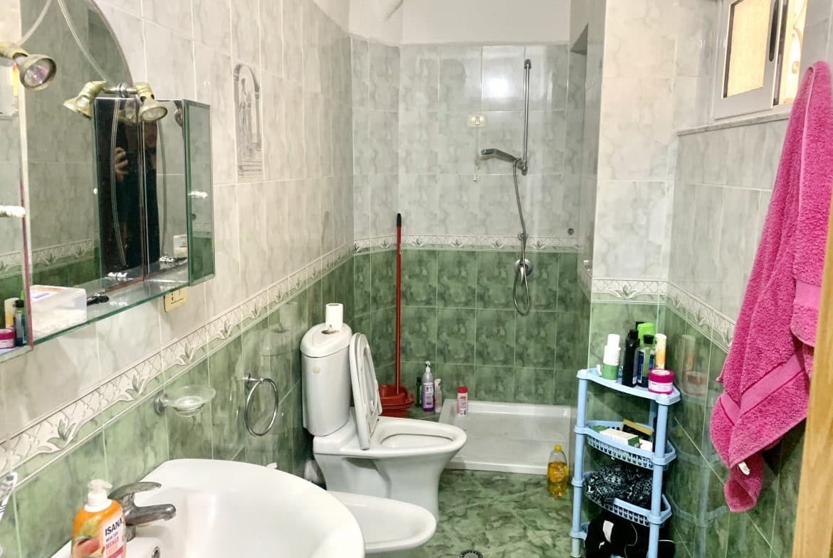 JEPET ME QERA APARTAMENT 2+1 PRAN LULISHTES TE TRENIT DURRES! 2
