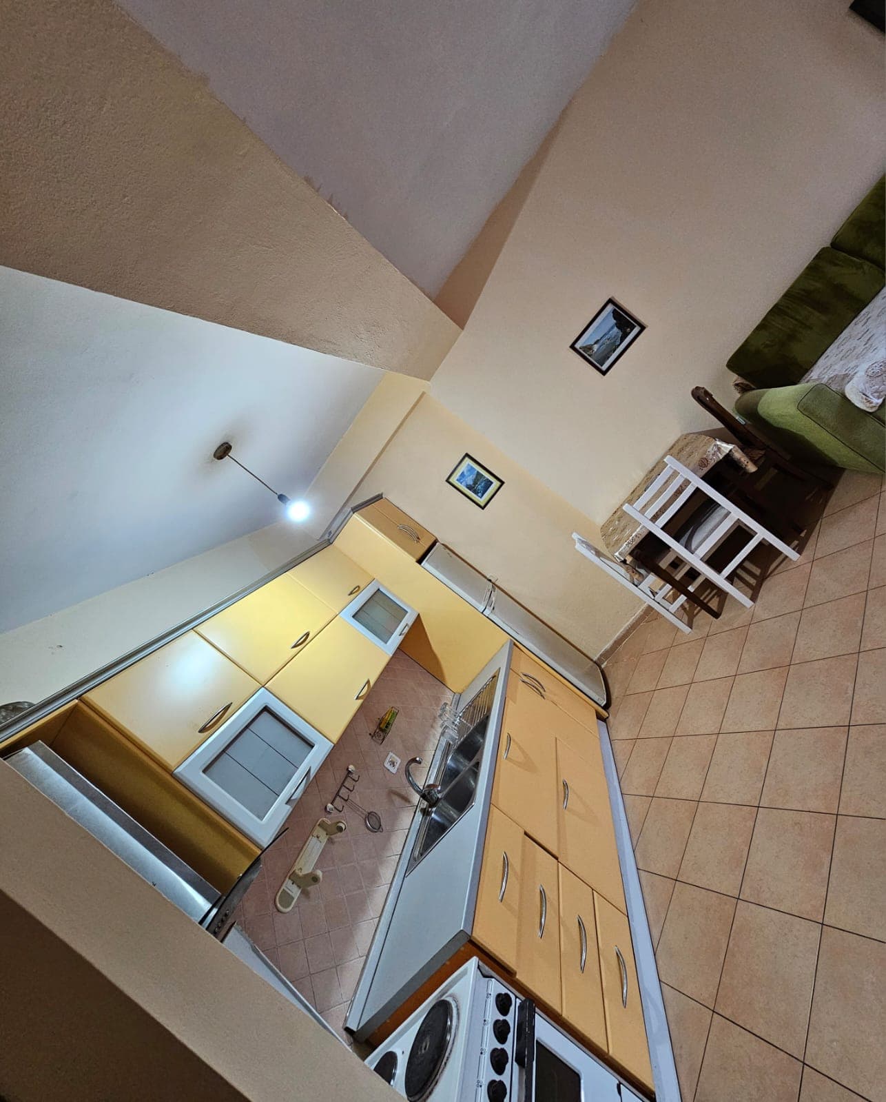 JEPET ME QERA APARTAMENT 1+1, HEKURUDHA PLAZH, DURRES.