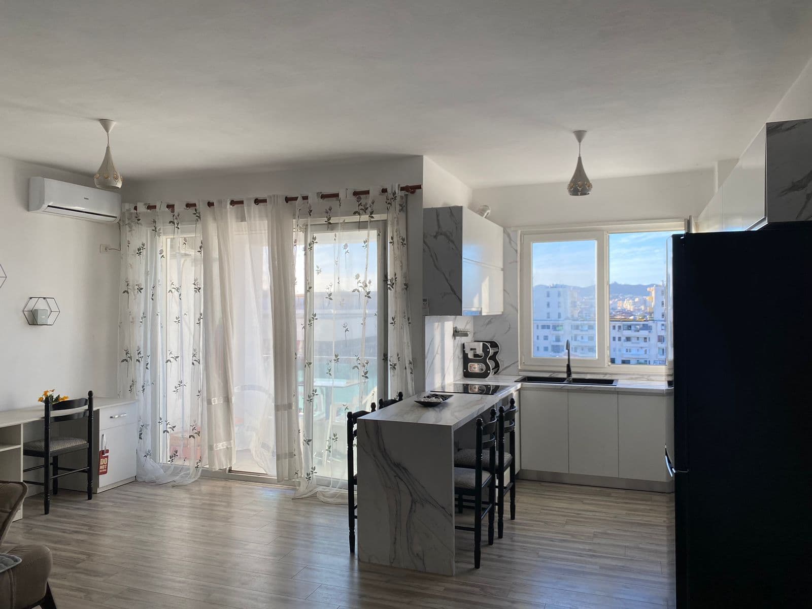 JEPET ME QERA APARTAMENT 2+1 ,PRANE KALIT TE TROJES ,PLAZH,DURRES. 2