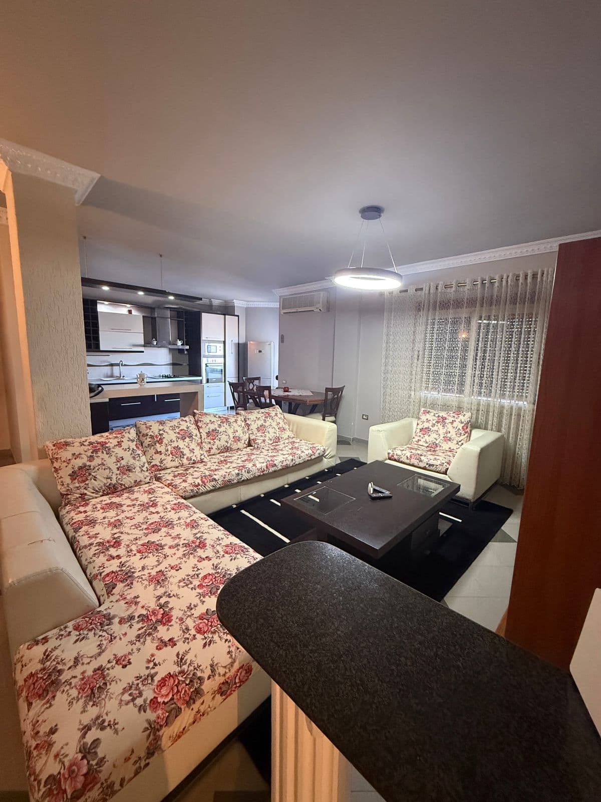 SHITET APARTAMENT 3+1 TEK STACIONI TRENIT OSE TREGU VOGEL DURRES