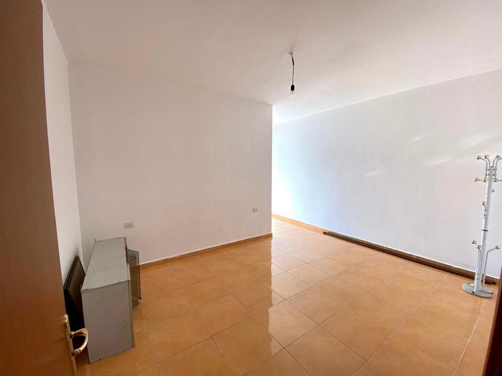 SHITET APARTAMENT 2+1 PRANE BANKES NOA, MUZEUMI, DURRES. 4