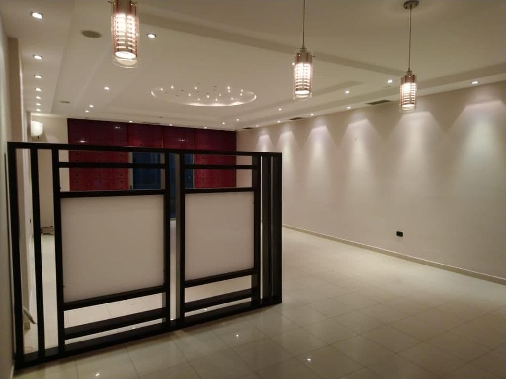 JEPET ME QERA AMBIENT BIZNESI PRANE PORTIT.DURRES .