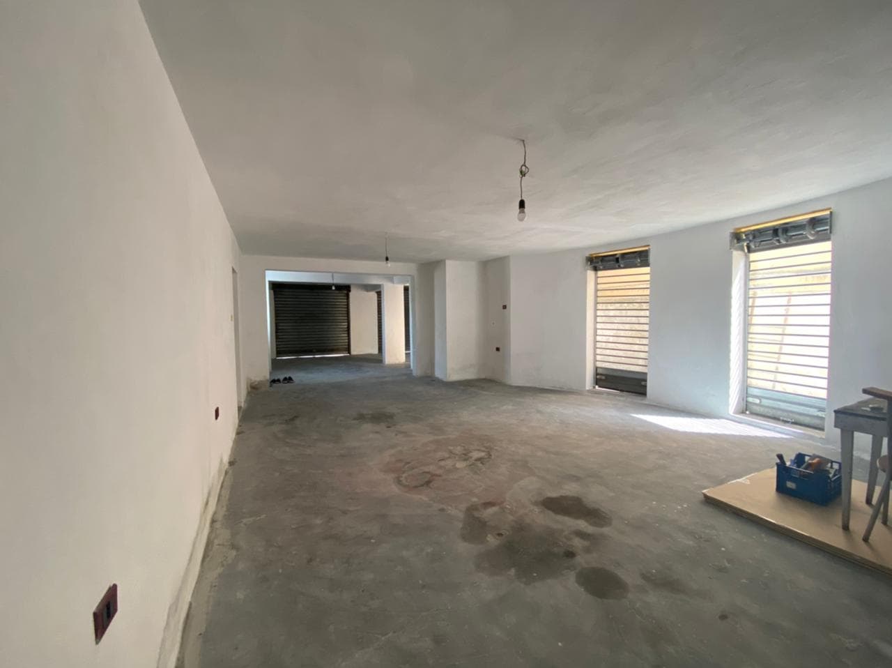 JEPET ME QERA AMBIENT BIZNESI LAGJA 18 PRANE FUSHES SE RERES, DURRES. 2