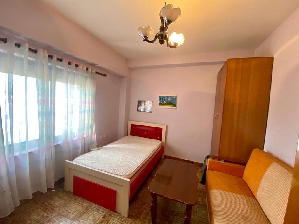 SHITET APARTAMENT 2+1 PRANE UJESJELLESIT, DURRES. 4