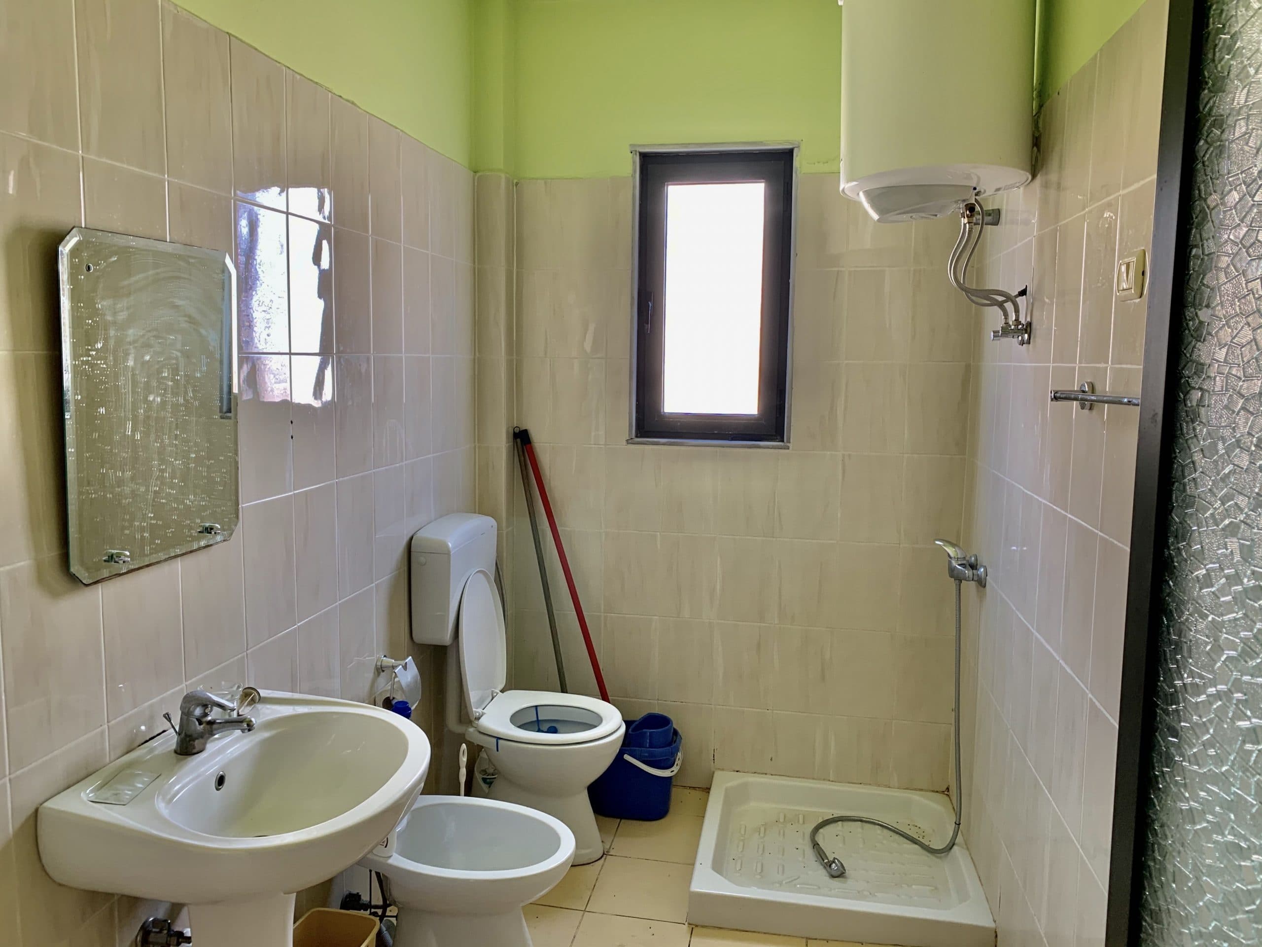 JEPET ME QERA GARSIONERE BUZE DETIT PLAZH,DURRES!