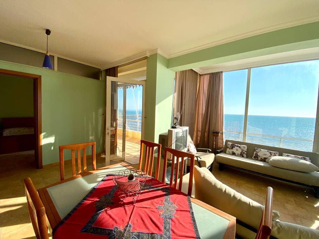 SHITET APARTAMENT 2+1 PERBALLE DETIT RRUGA PAVARESIA, PRANE HOTEL ADRIATIK, DURRES. 2