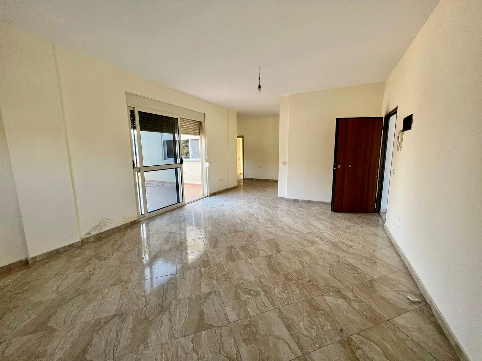 SHITET APARTAMENT 2+1 ME PAMJE NGA DETI PRANE MAJESTIC, GOLEM, DURRES. 2