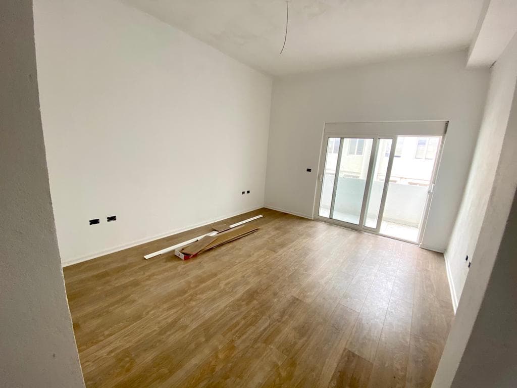 SHITET APARTAMENT 2+1+TARACE RRUGA TAULANTIA, VOLLGA ,DURRES. 4