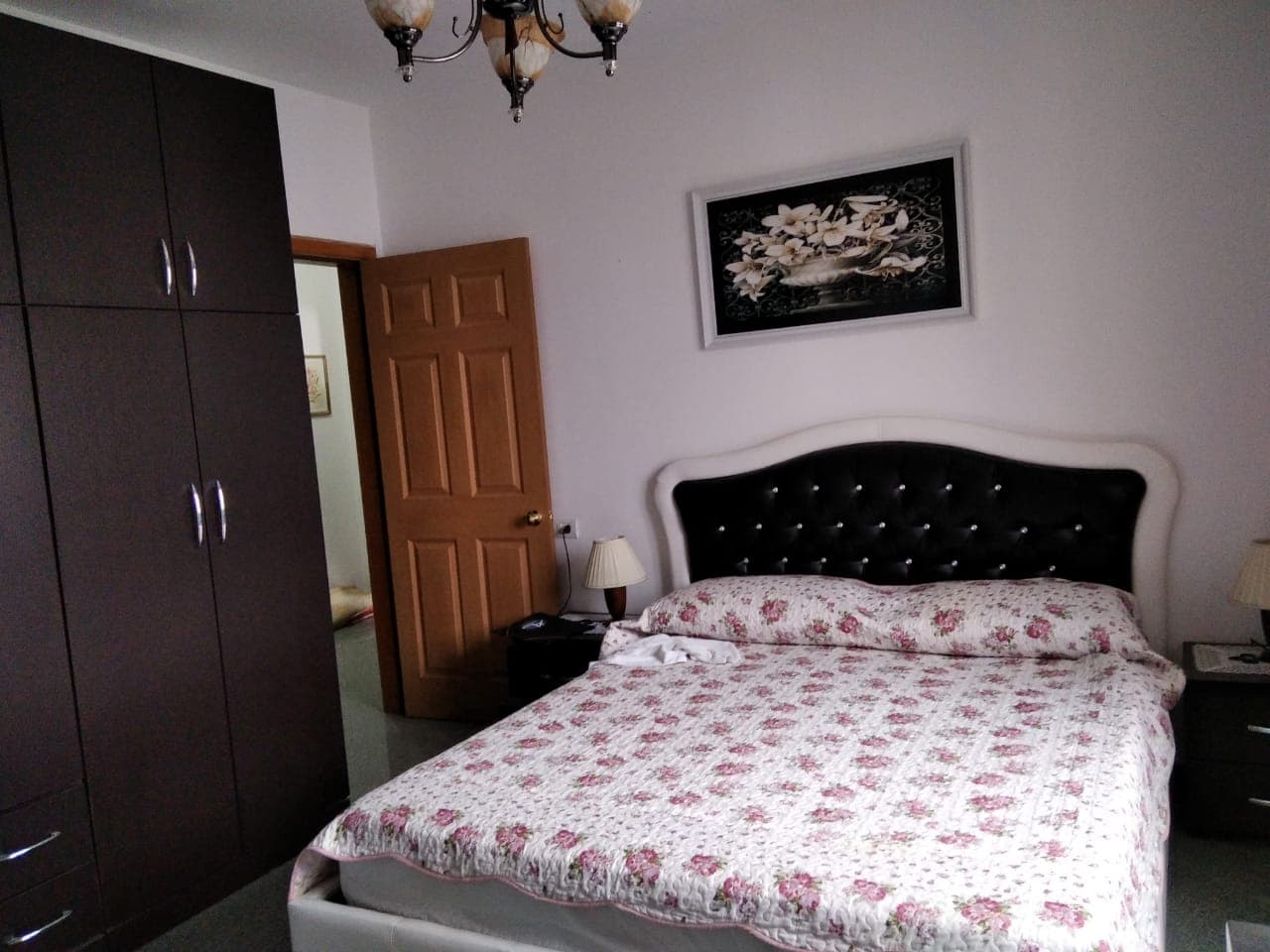 SHITET APARTAMENT 1+1 PRANE SHKOLLES BEDRIE BEBEZIQI RRUGA EGNATIA , DURRES . 4