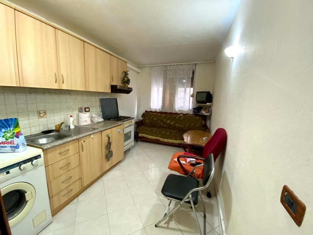 SHITET APARTAMENT 1+1 PRANE UJESJELLESIT, DURRES.