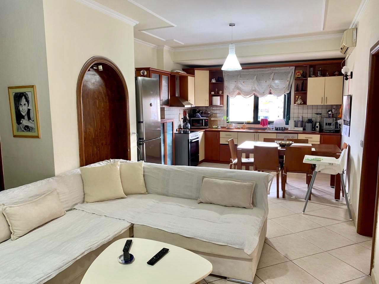 SHITET APARTAMENT 3+1 PRANE ISH RAJONIT TE POLICISE, DURRES.
