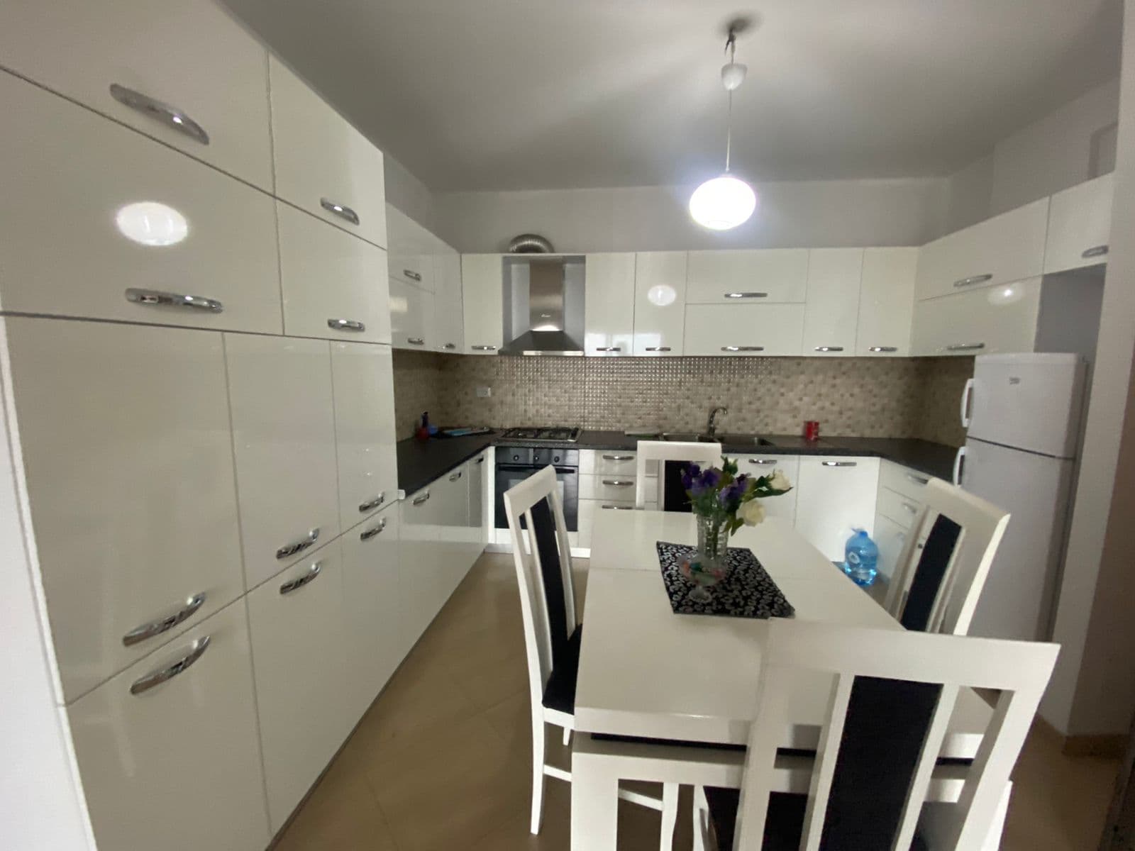 SHITET APARTAMENT 2+1 ME PAMJE NGA DETI,PORT VIEW,DURRES. 4
