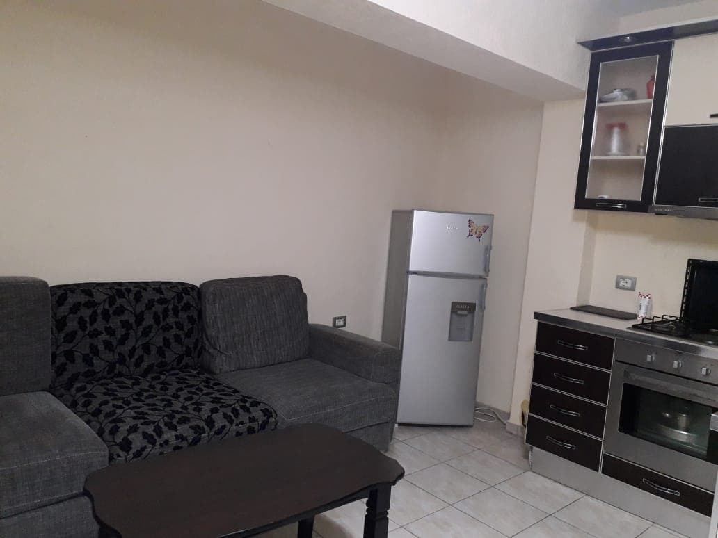 SHITET APARTAMENT 2+1 PRANE HOTEL FLORIDES ,PLAZH,DURRES.
