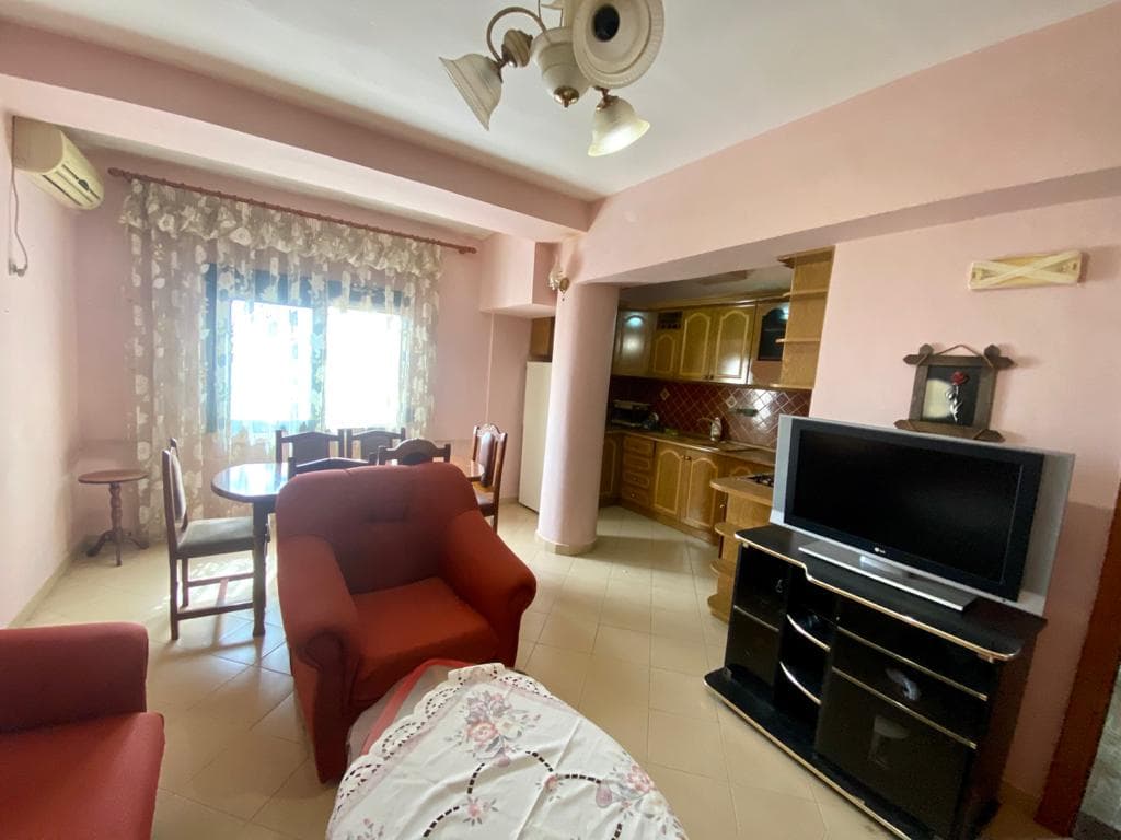 SHITET APARTAMENT 2+1 PRANE UJESJELLESIT, DURRES.