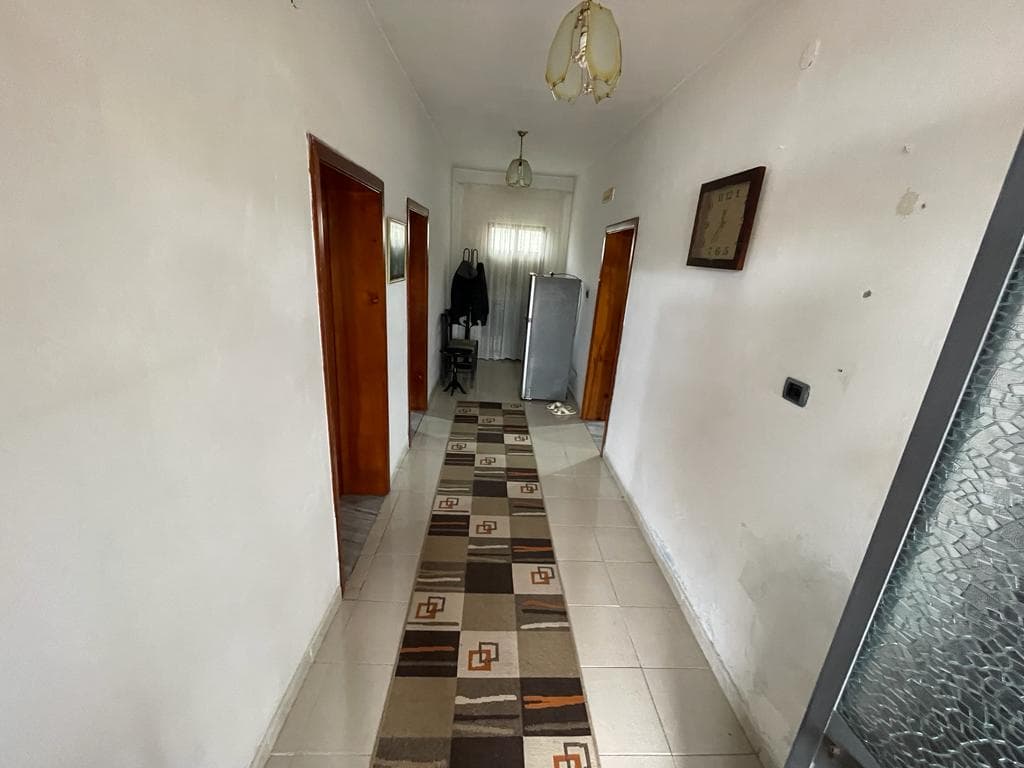 SHITET VILE 2 KATESHE, PRANE SHKOLLES DEMOKRACIA, DURRES . 4