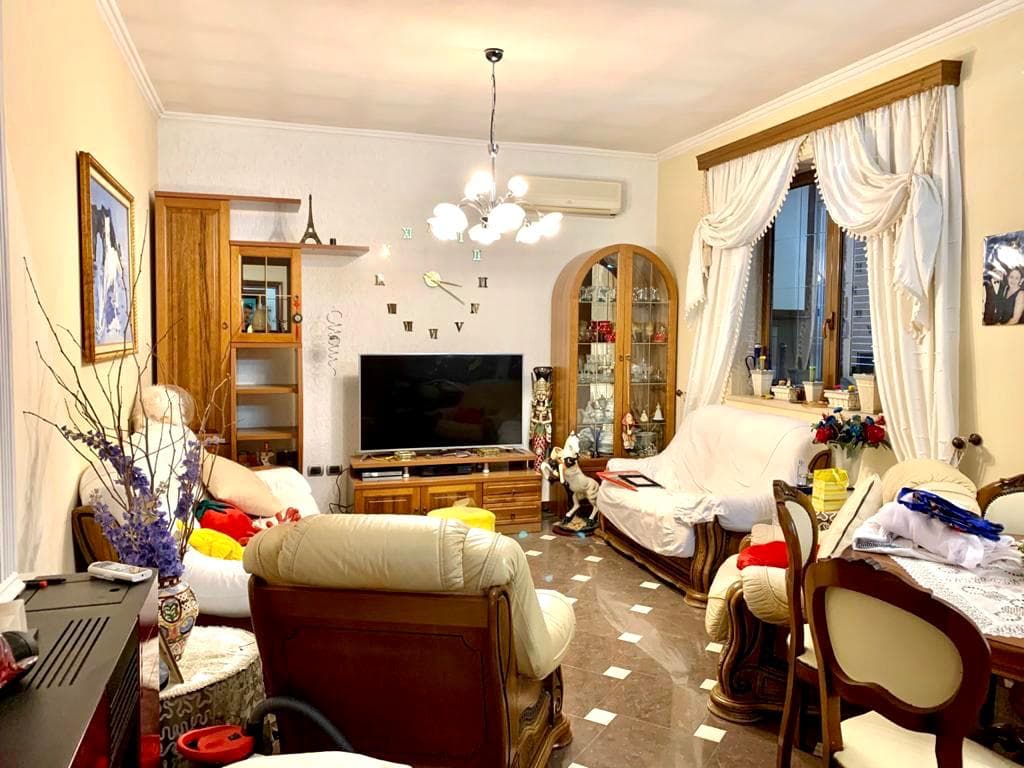 JEPET ME QERA APARTAMENT 2+1, PRANE TATIM TAKSAVE , DURRES.