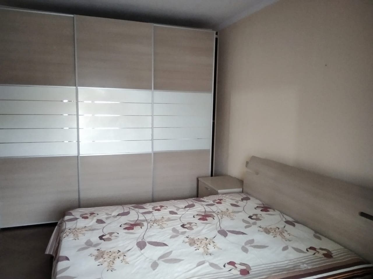 SHITET APARTAMENT 1+1 MBRAPA STADIUMIT , RRUGA MUJO ULQINAKU , DURRES . 4