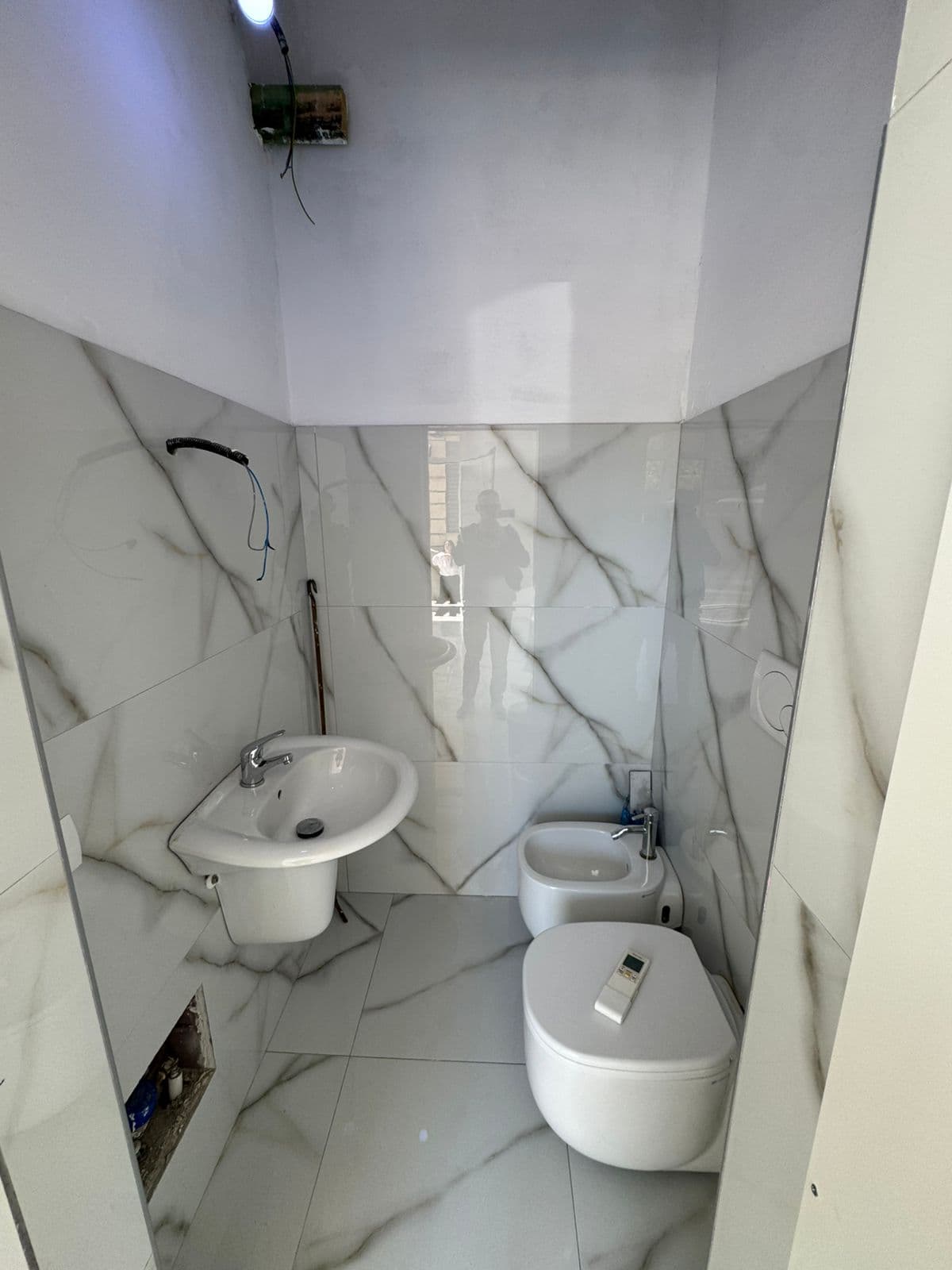 JEPET ME QERA AMBIENT BIZNESI TEK BASHKIA DURRES