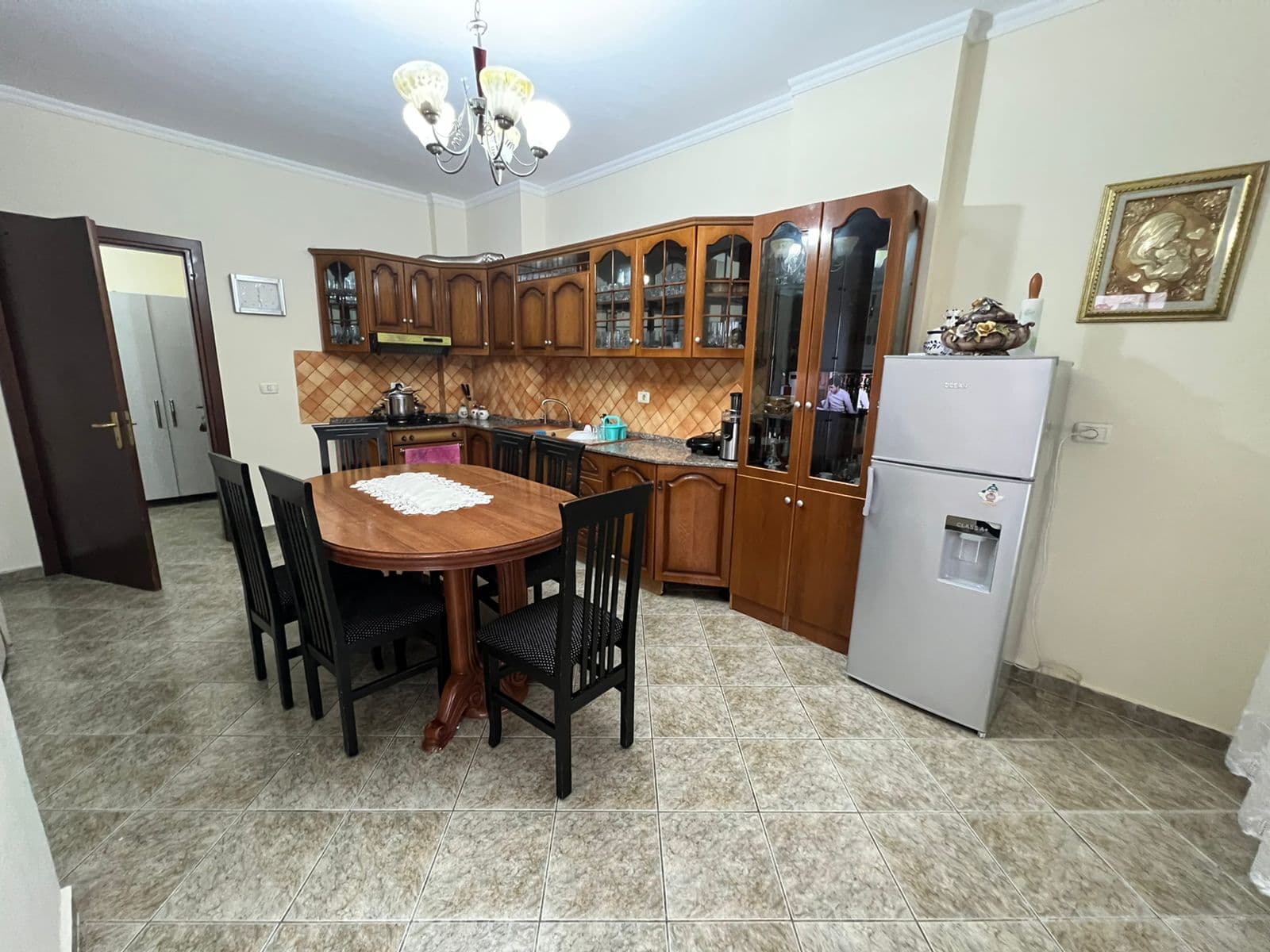 SHITET APARTAMENT 2+1 LAGJA 6 PRANE ISH RAJONIT,DURRES. 3