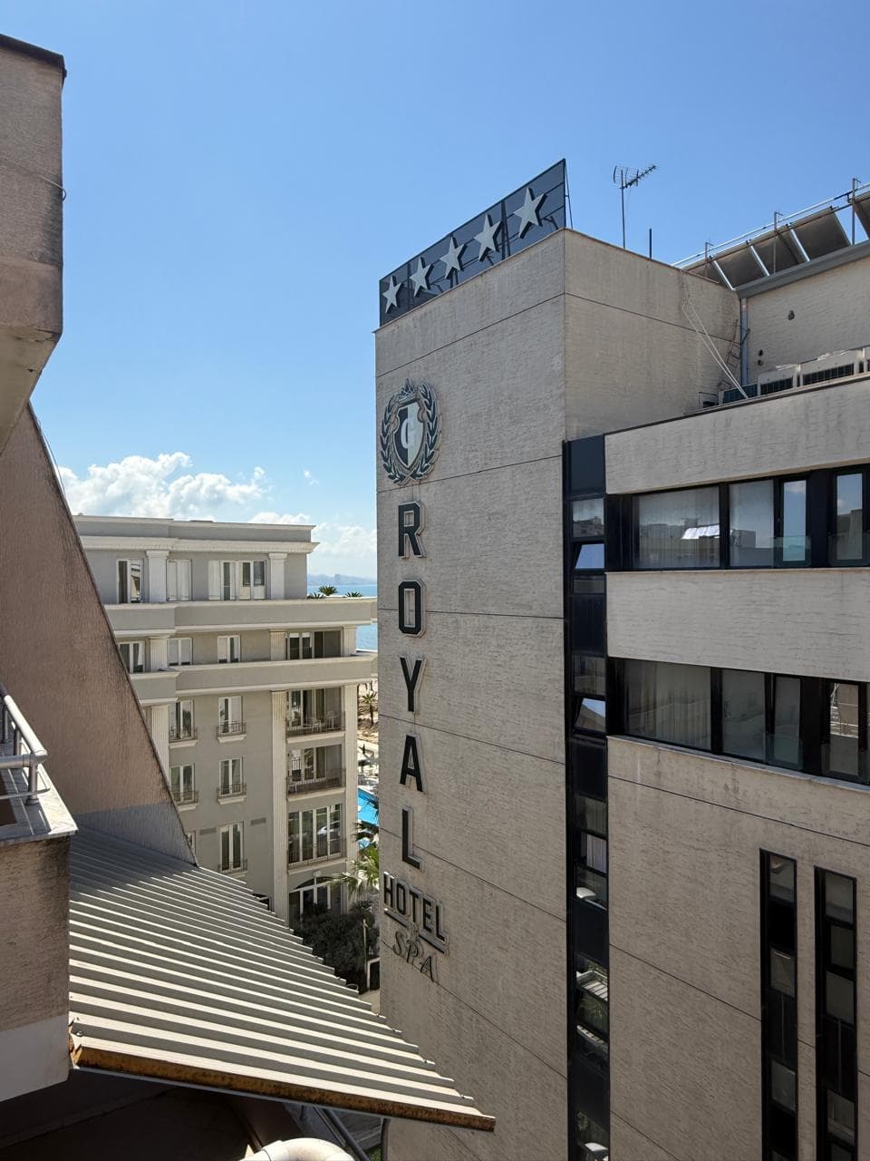 SHITET APARTAMENT 2+1 TEK ROYAL DYRRES