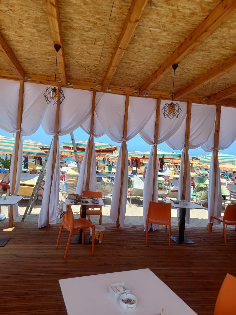 JEPET ME QERA HOTEL ITALIA PLAZH, DURRES