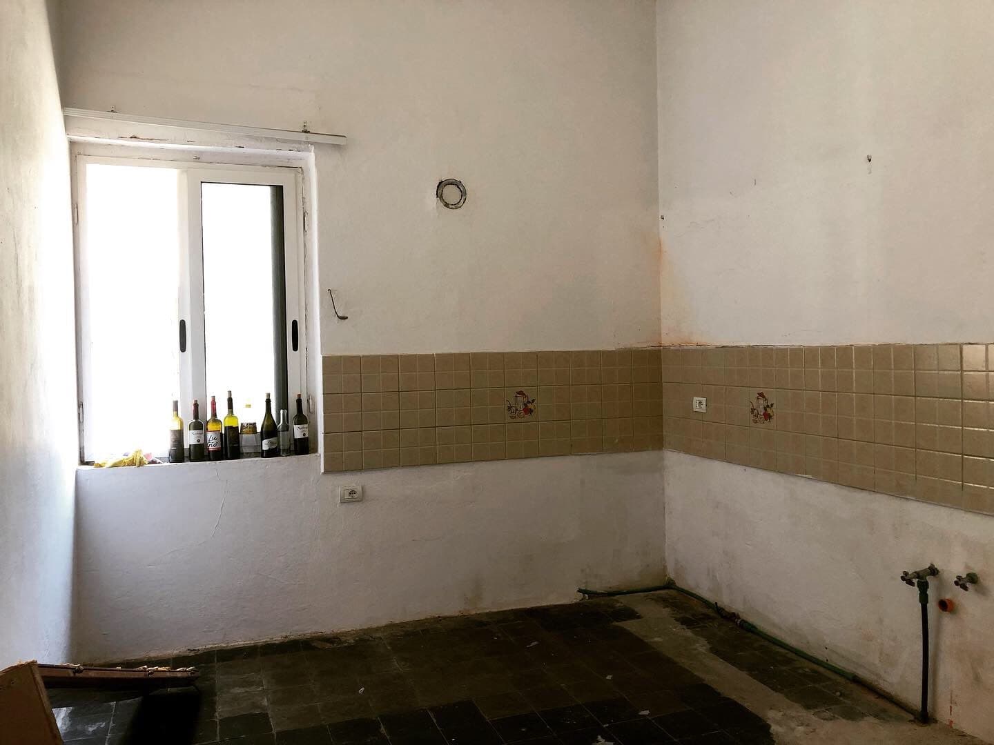 SHITET APARTAMENT 3+1 PRANE SHKOLLES EFTALI KOCI,DURRES! 3