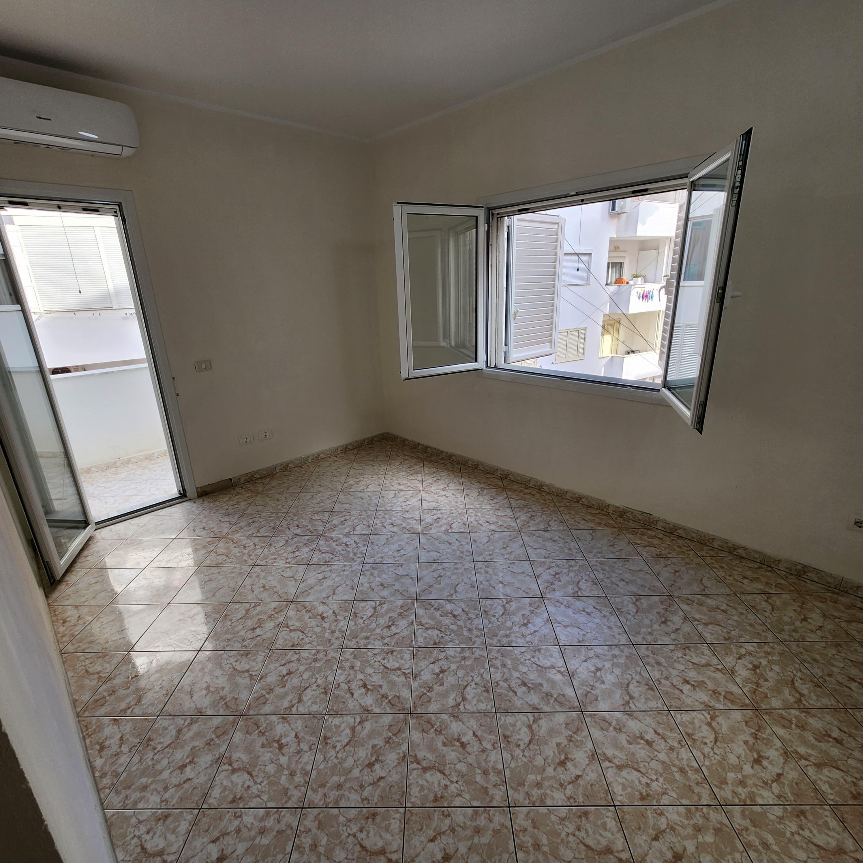 SHITET APARTAMENT 1+1 STACIONI ILIRIA, PLAZH, DURRES