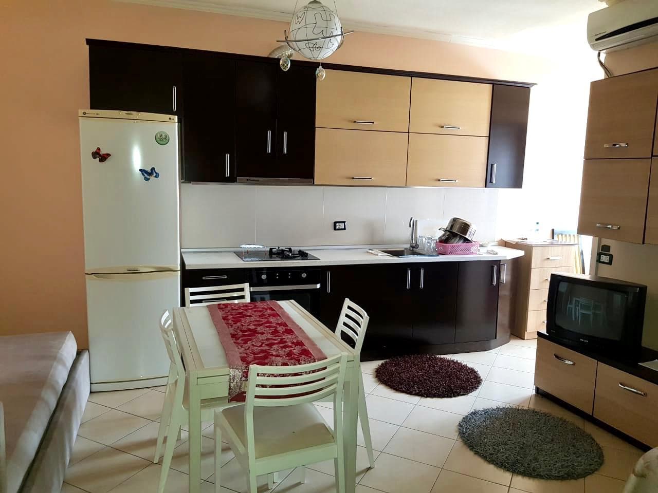 JEPET ME QERA APARTAMENT 1+1 LAGJA 16 ,PRANE KAZAZIT , DURRES.