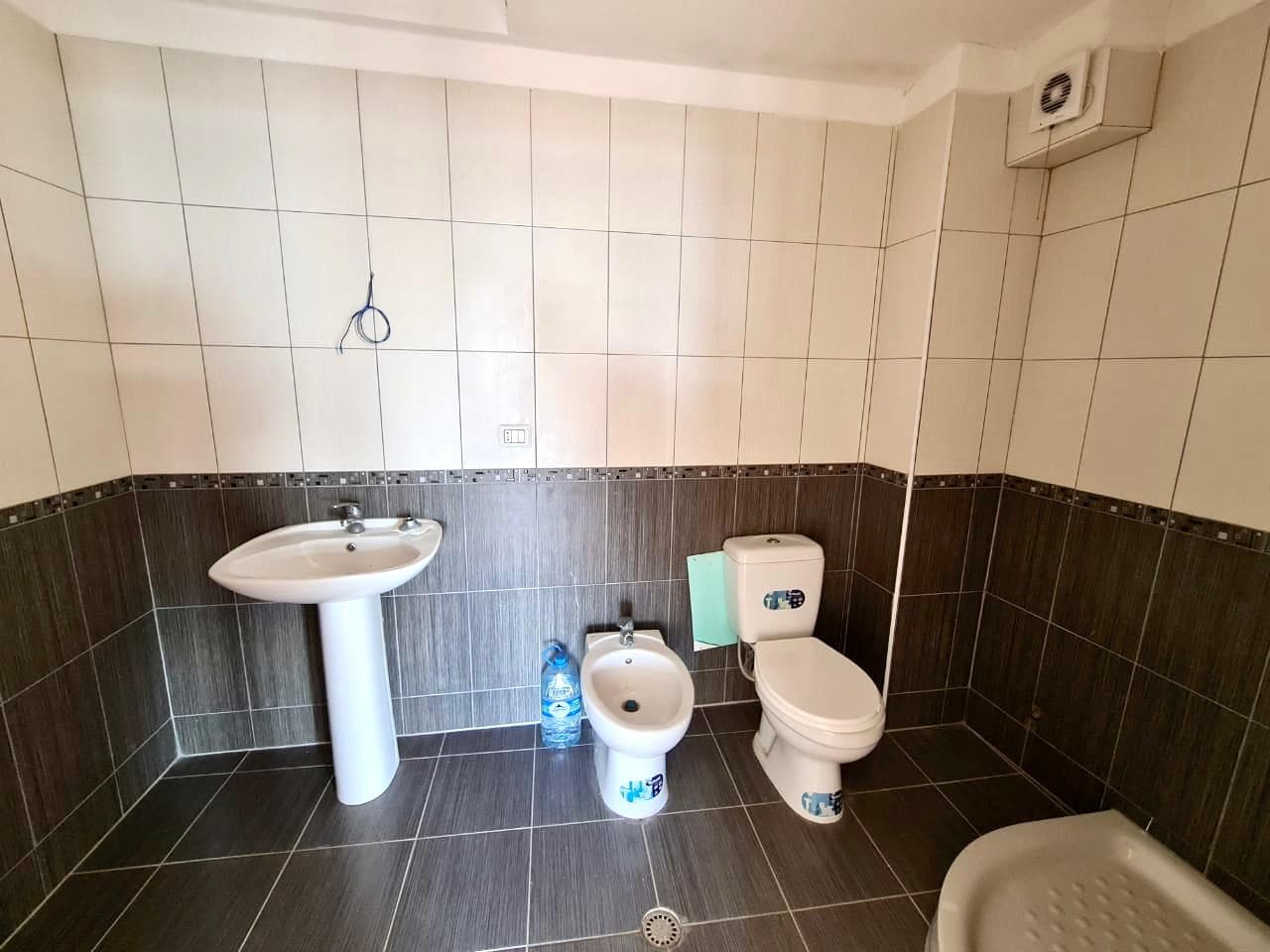 SHITET APARTAMENT 1+1 ME PAMJE NGA DETI, CURRILA, DURRES. 4