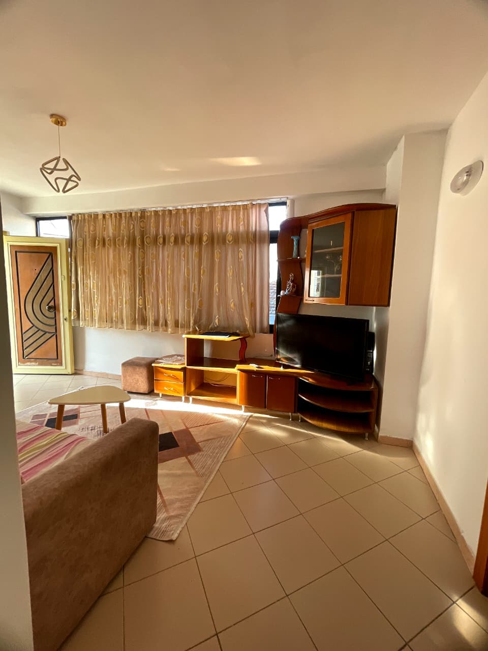 JEPET ME QERA APARTAMENT 2+1 PRANE SHKOLLES HAJDAR DUSHI LAGJA NR.10, DURRES 3