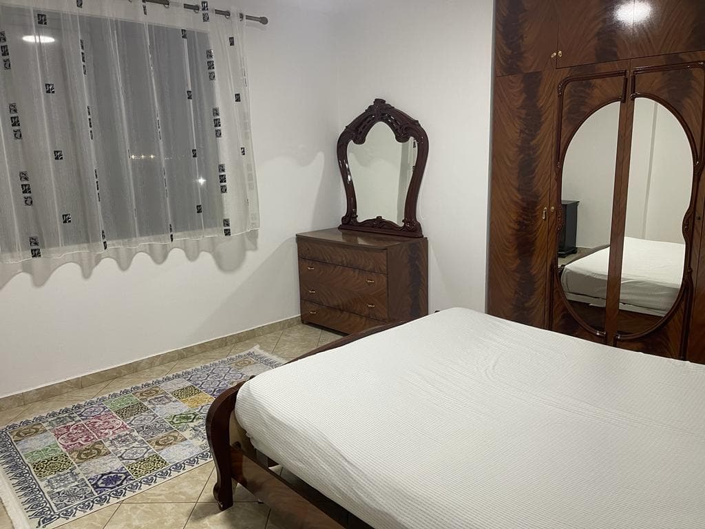 JEPET APARTAMENT ME QERA 1+1, PRANE STADIUMIT,DURRES. 3