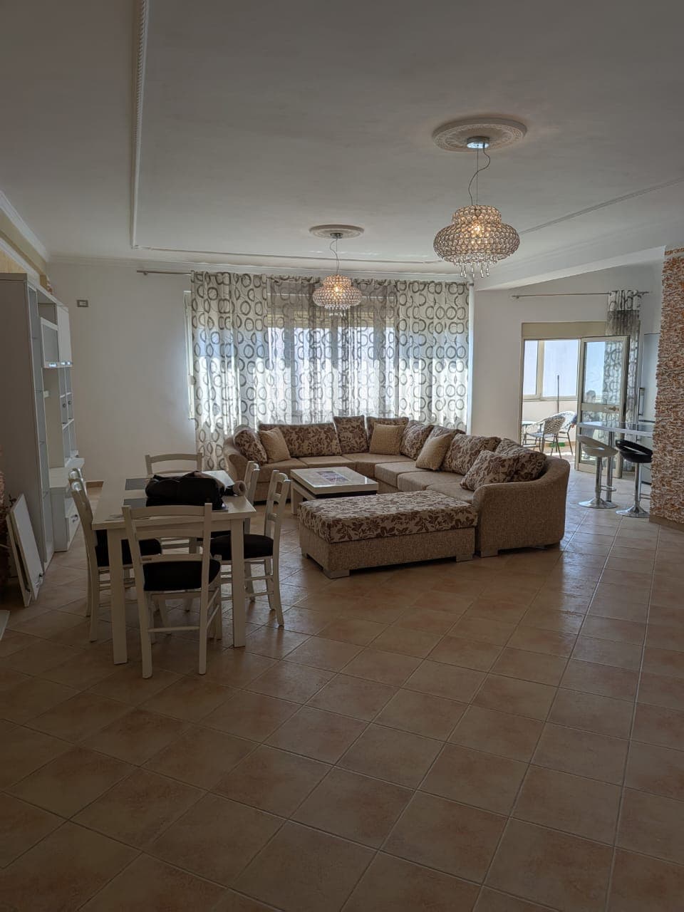 JEPET ME QERA APARTAMENT 3+2 PRANE KRYQIT TE KUQ, DURRES 3