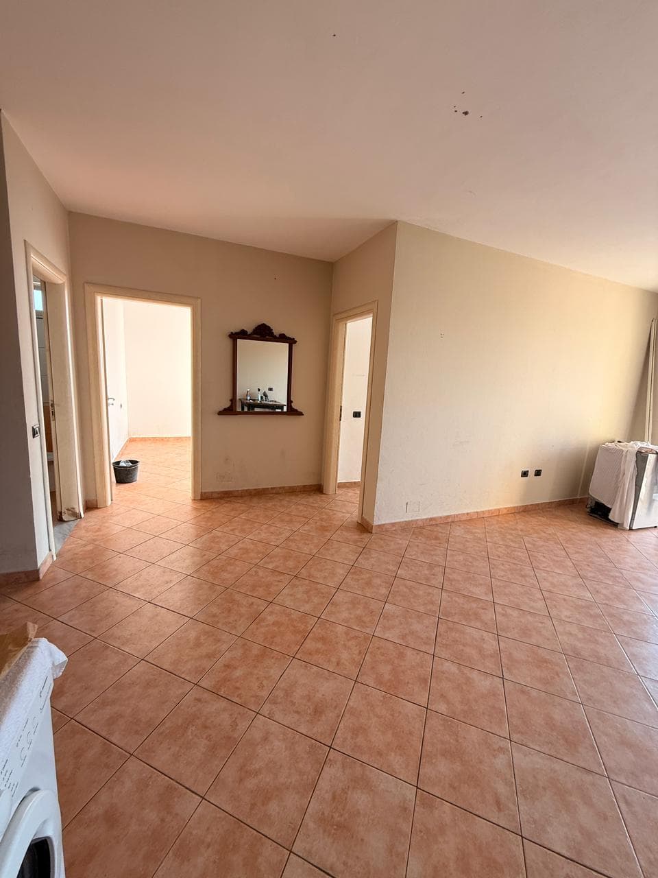 SHITET APARTAMENT 2+1 HOTEL ANTALYA PLAZH, DURRES 3