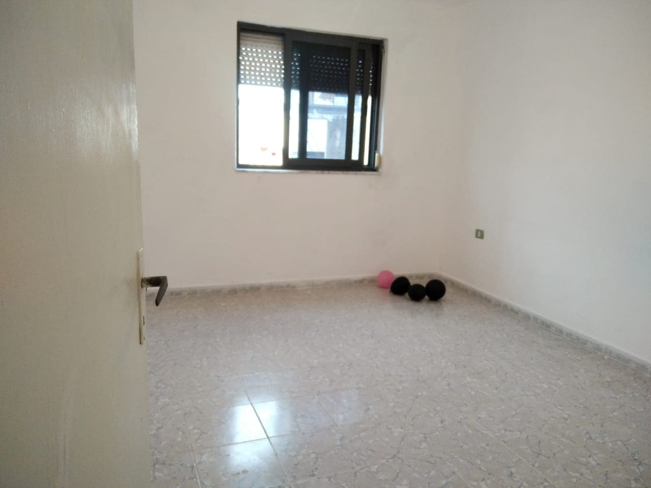 SHITET APARTAMENT 1+1 PRANE SHKOLLES EFTALI, KOCI,DURRES. 3