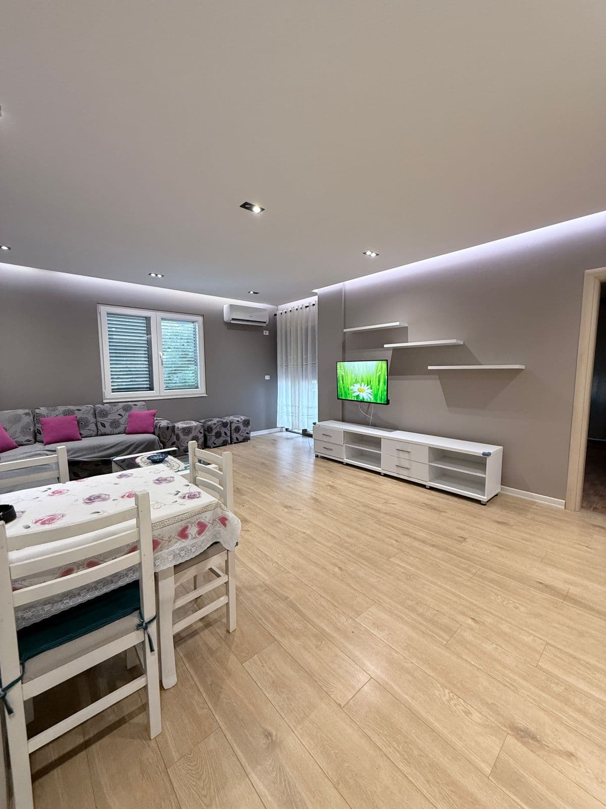 JEPET ME QERA APARTAMENT 1+1 VOLLGA DURRES 4