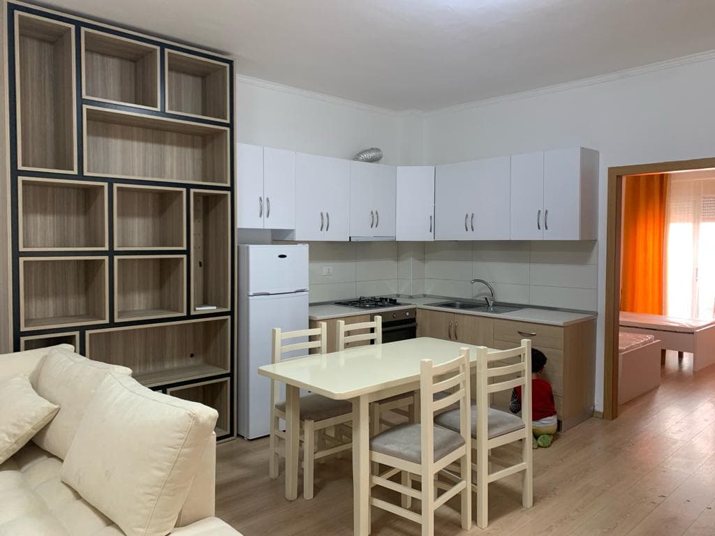 JEPET ME QERA APARTAMENT 2+1, MUZEUMI, DURRES 2